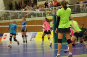 开云体育官网-中小学生轮滑培训课程标准正式发布，学生轮滑展示视频