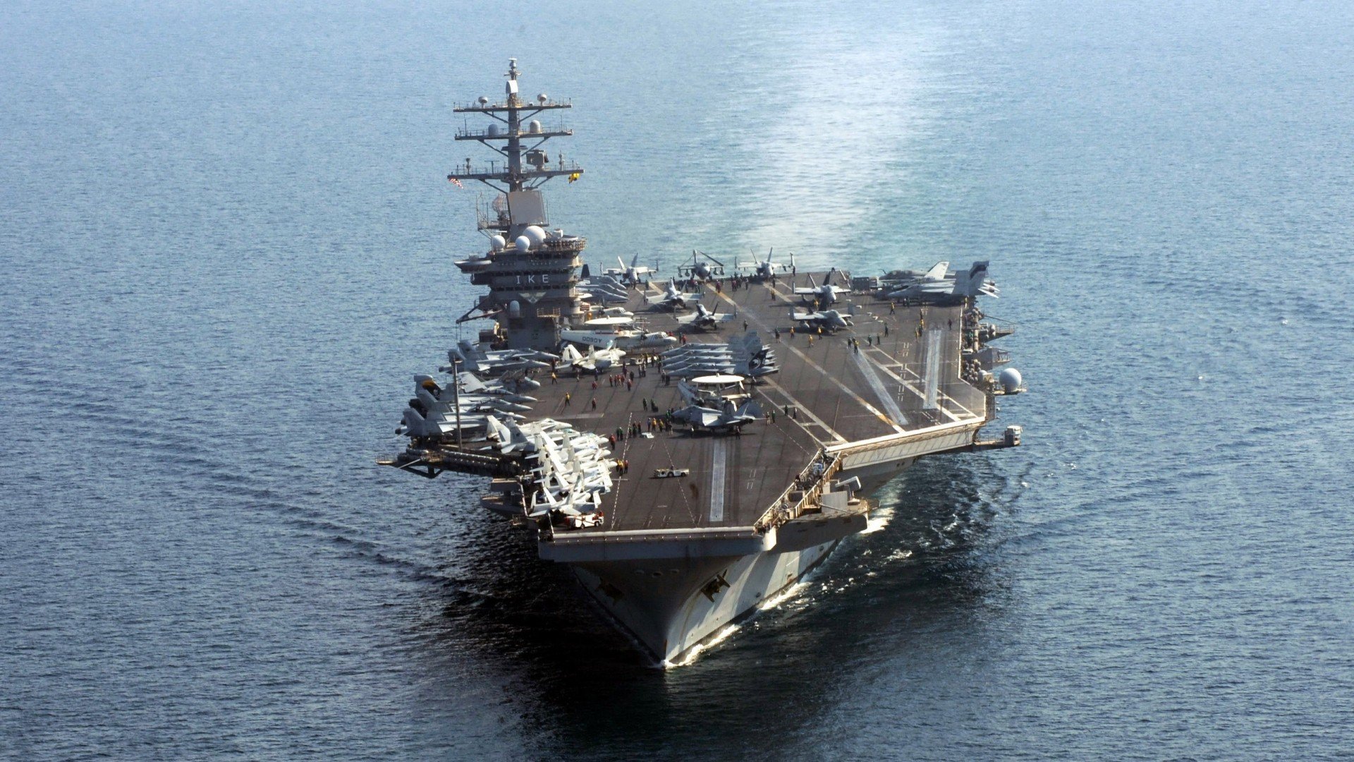 亚特兰大前压策略持续打击对方中场，亚特兰大阵型