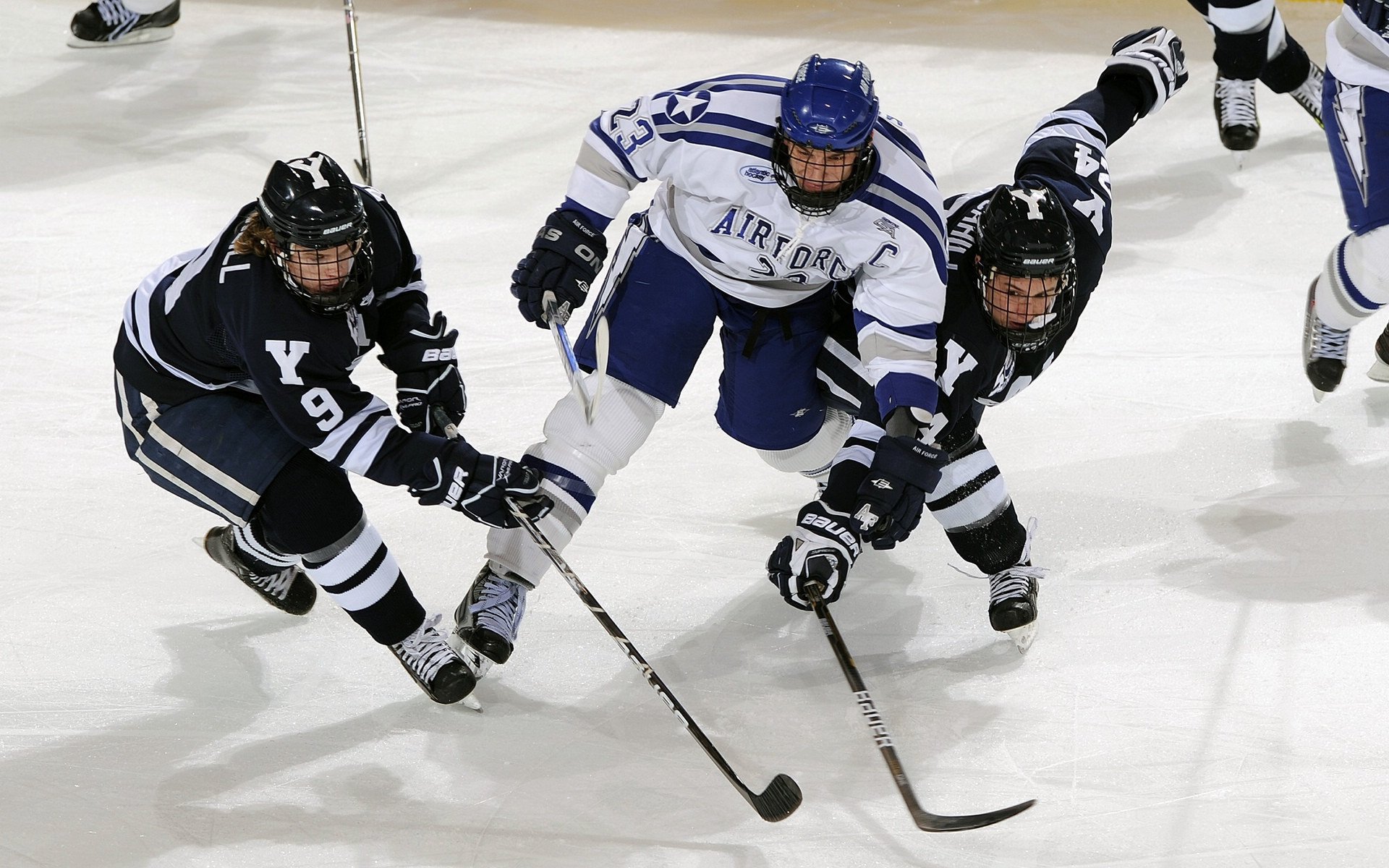 世界杯冰球:加拿大队强势出线,争夺冠军!,加拿大冰球国家队